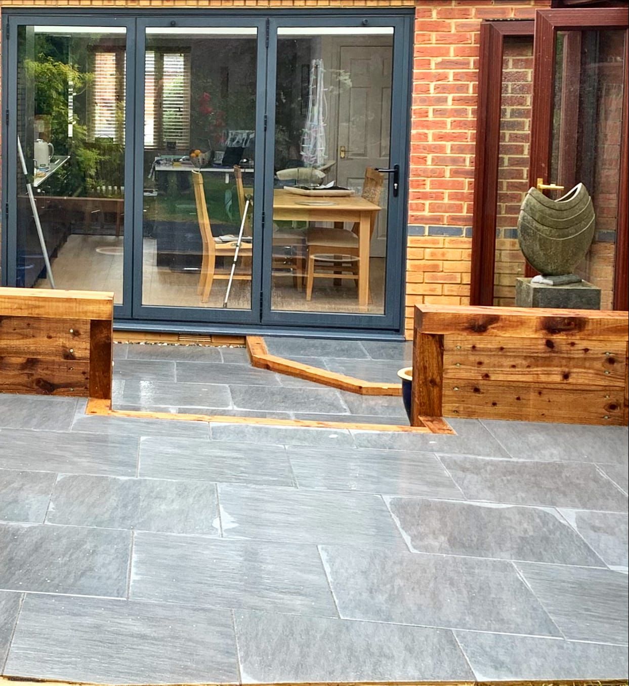 If you’re looking for a professional brick, block and slab paving patio installer St Ives fencing services can help. 