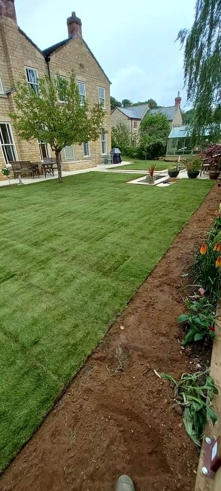 Our experienced local team will be happy to advise on materials, design, and cost to make sure your new wall is built to the highest standard.